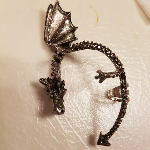 Flying Dragon Ear Cuff - Picture 5 of 6